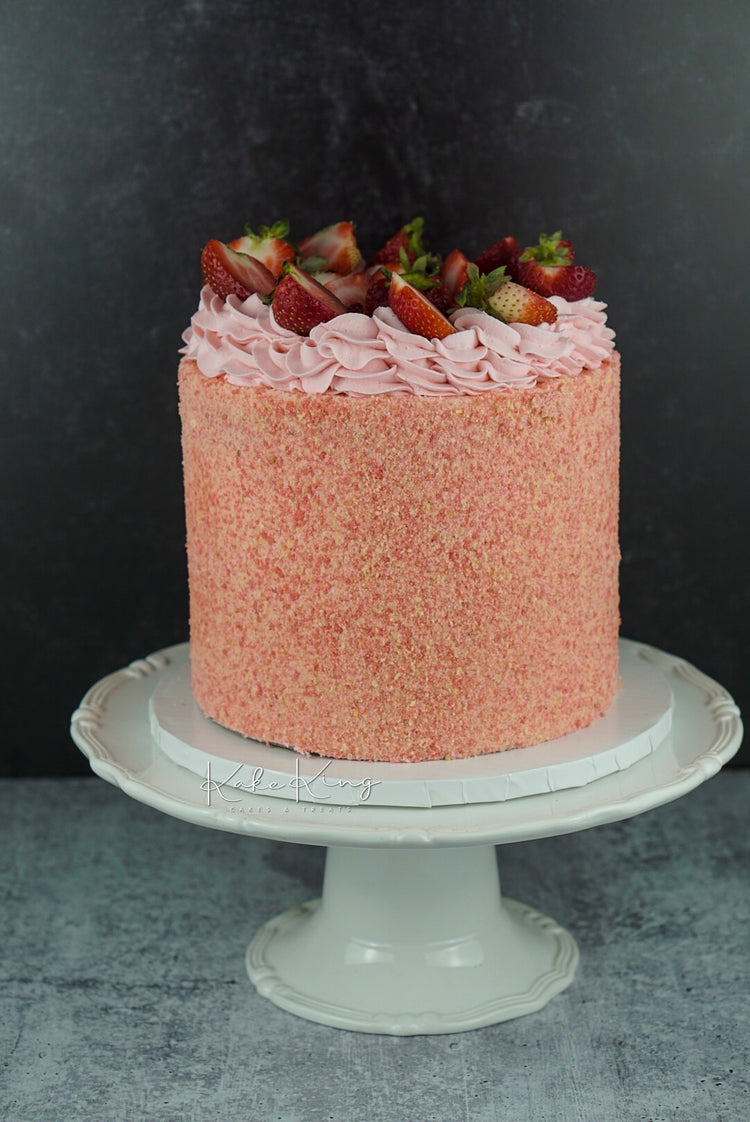 Strawberry Crunch Cake Tutorial